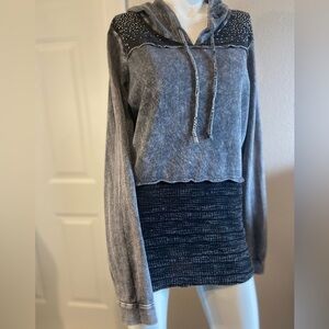 Maurices~Grey Washed~Block Color~Raw Edge~Rivet Detail~Pullover Hoodie~Size L